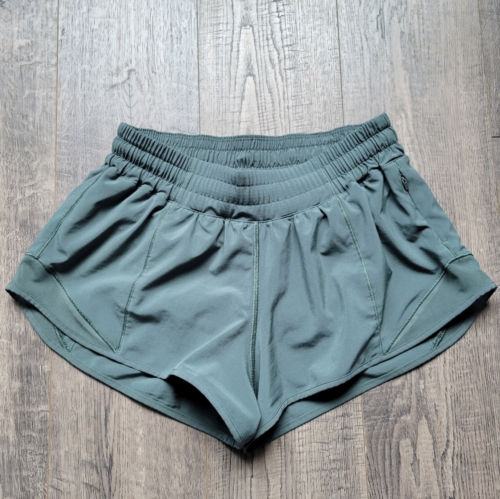 Lululemon Hotty Hot Shorts 6 Tidewater Teal 2.5" - Picture 4 of 11